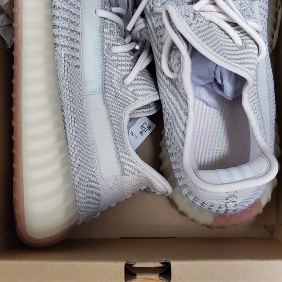 Yeezy - Picture 2 of 3